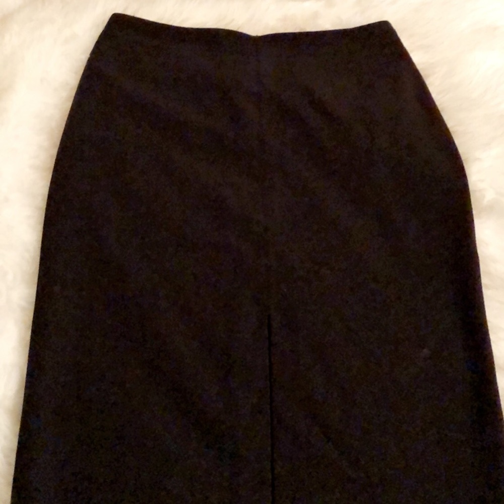 Limited black skirt